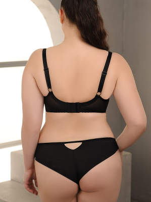 ����  �����