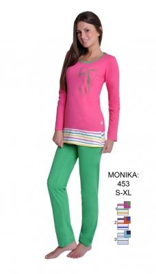 Monika 453