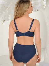 ������  �����